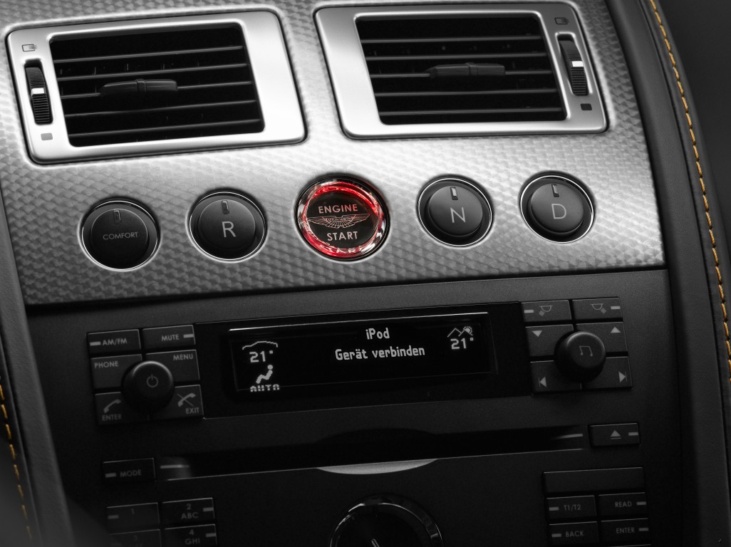 Aston Martin Vantage Roadster V8 Vantage Roadster N400 (Automatic)